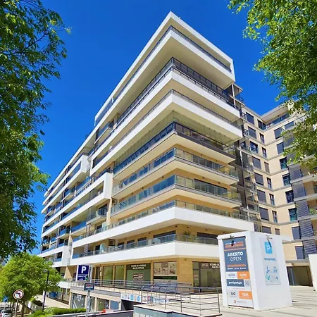 Rocha Prime Center Garage Flat * 포티마오