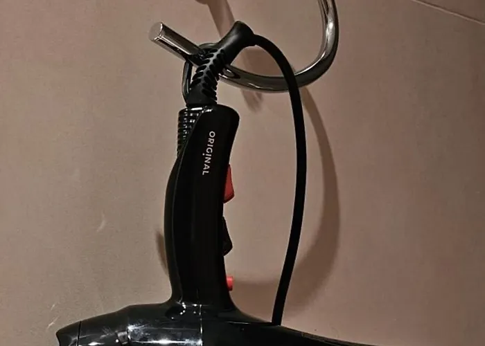 Rocha Prime Center Garage Flat