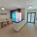 Rocha Prime Center Garage Flat Apartment *