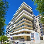 Rocha Prime Center Garage Flat * Portimao