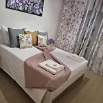 Rocha Prime Center Garage Flat * Portimao