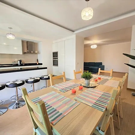 Rocha Prime Center Garage Flat Daire