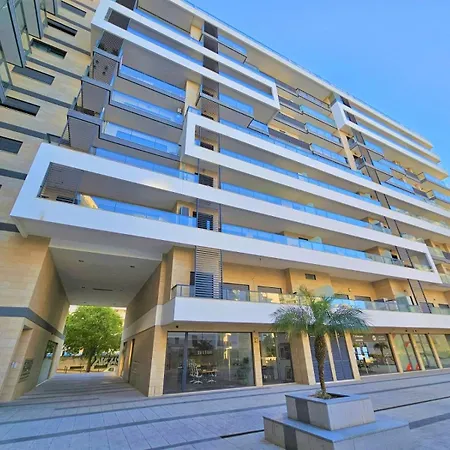 Rocha Prime Center Garage Flat * 波尔蒂芒