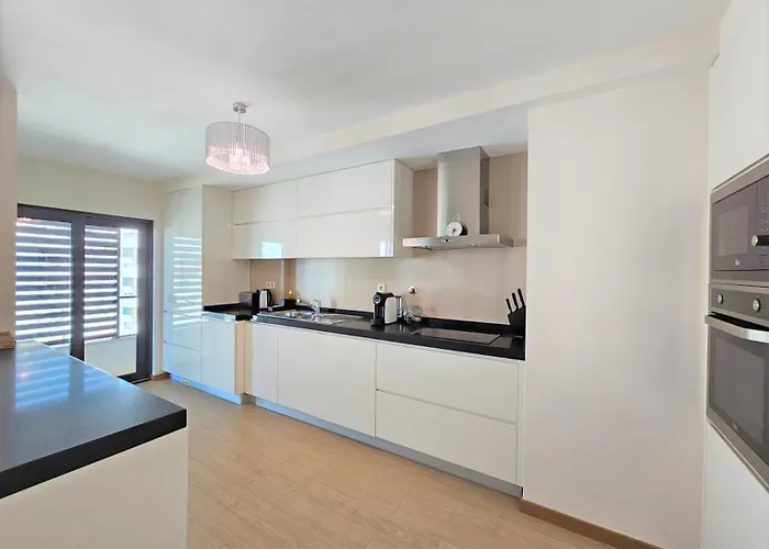 Апартаменты Rocha Prime Center Garage Flat