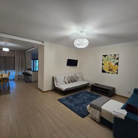 Rocha Prime Center Garage Flat شقة *